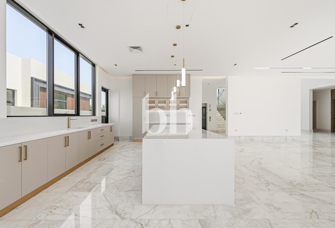 Brand New | Luxury | Expansive Family Villa photo 14