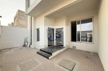 Villa - 5 - 7 for sale in Al Helio Downtown - Al Helio - Ajman Villa - 5 - 7 for sale in Al Helio Downtown - Al Helio - Ajman
