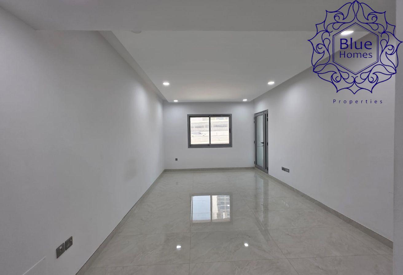 Spacious 1BR | Balcony | Marina First | 722 SqFt photo 2