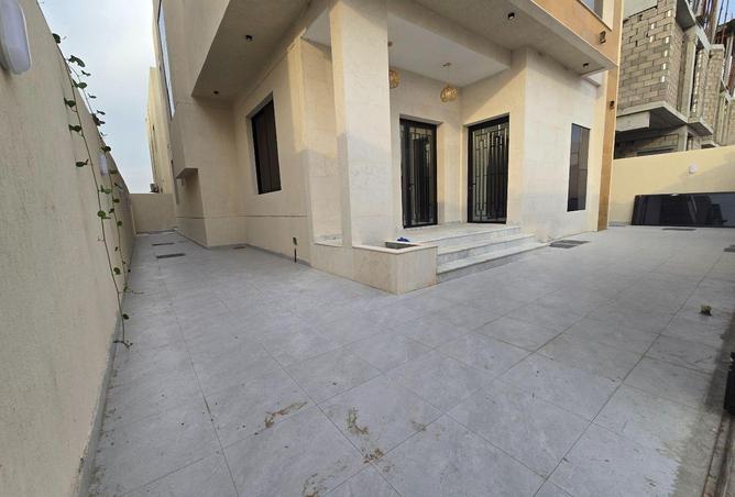 16304228 - Property Image 2