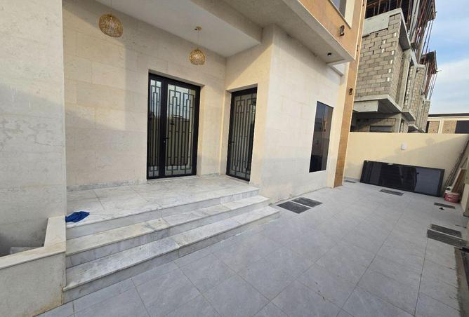 16304228 - Property Image 3