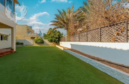 Villa - 4 Bedrooms - 5 Bathrooms for rent in Meadows 1 - Meadows - Dubai