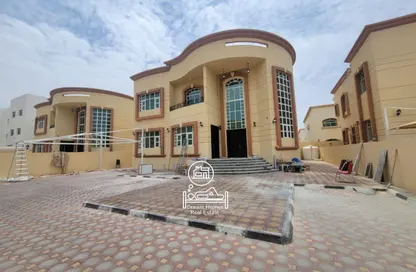 Villa - 4 Bedrooms - 5 Bathrooms for rent in Mohamed Bin Zayed City - Abu Dhabi