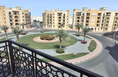 شقة - غرفة نوم - 2 حمامات للايجار في اي سي1 - اماراتي - طراز إماراتي - المدينة العالمية - دبي