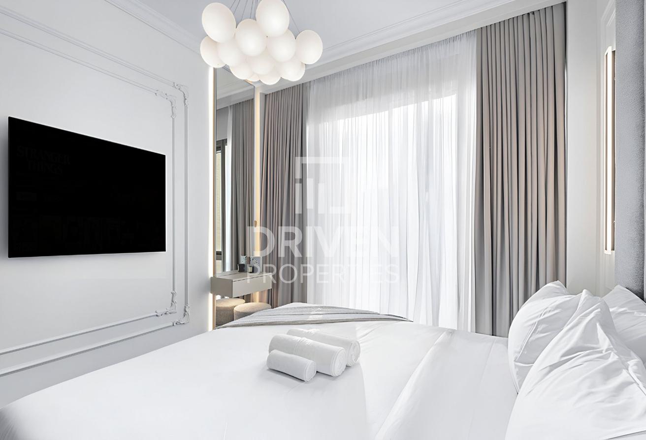 Lavish Furnished and Upgraded | Intuitive Layout photo 3