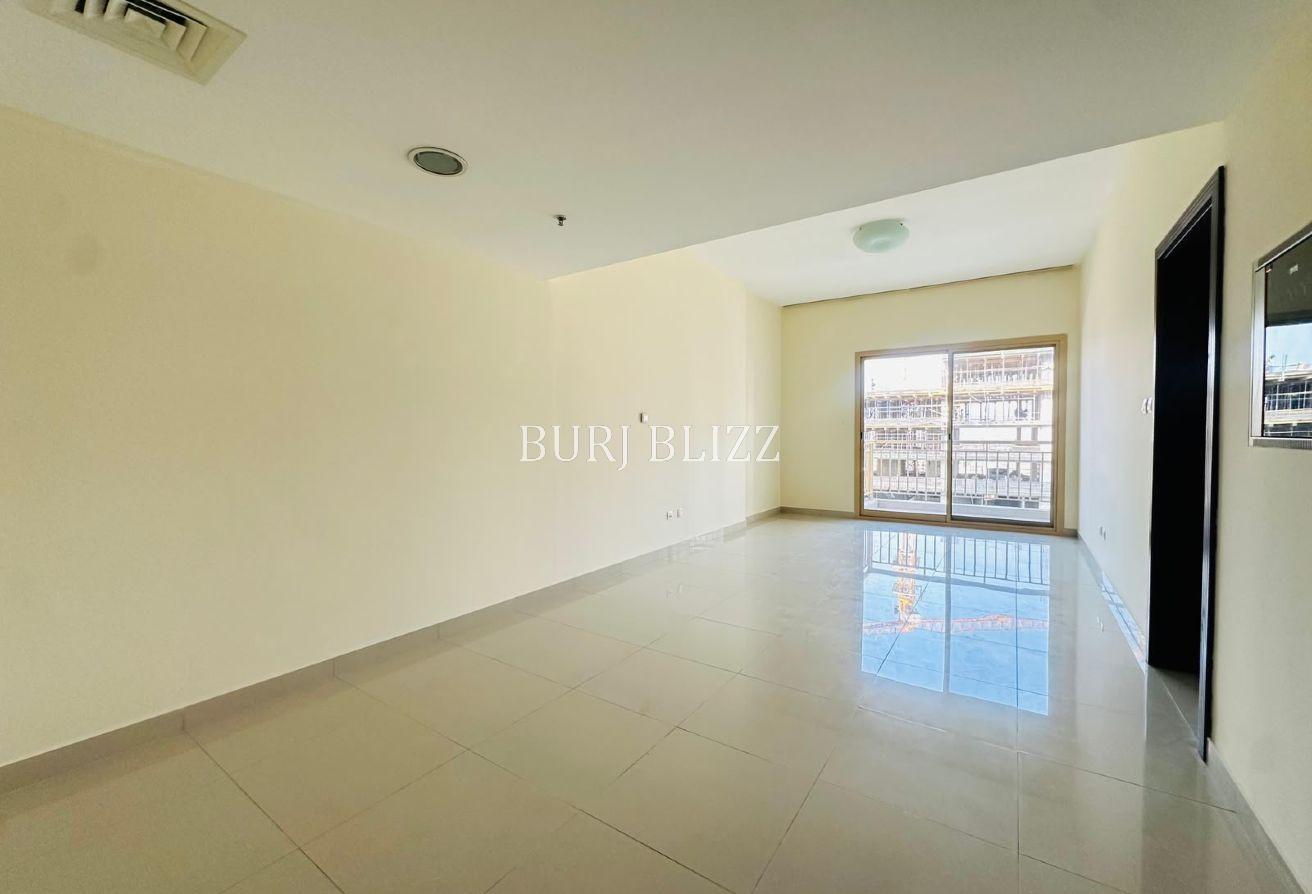 Spacious 1BR | Prime Location | Community View photo 4