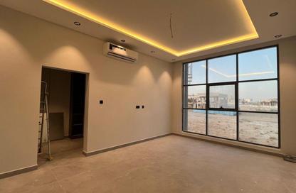 Villa - 5 Bedrooms - 6 Bathrooms for rent in Al Aweer 1 - Al Aweer - Dubai