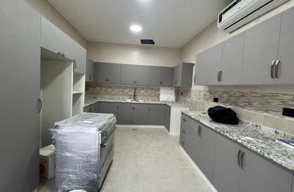 Villa - 5 Bedrooms - 6 Bathrooms for rent in Al Aweer 1 - Al Aweer - Dubai Villa - 5 Bedrooms - 6 Bathrooms for rent in Al Aweer 1 - Al Aweer - Dubai