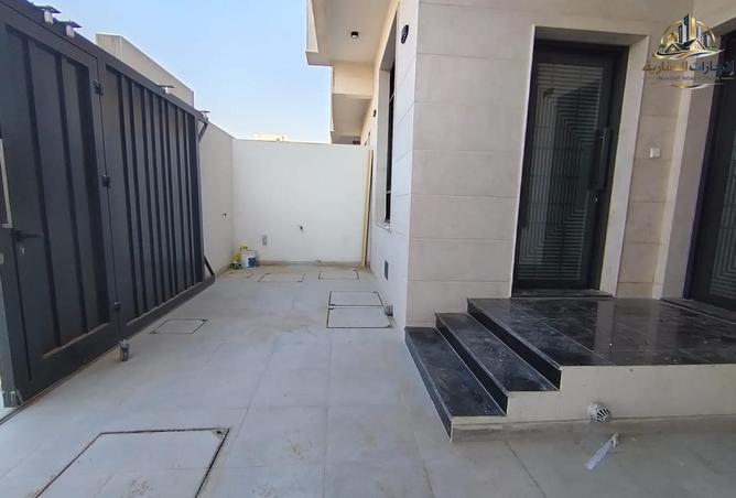 73114467 - Property Image 2