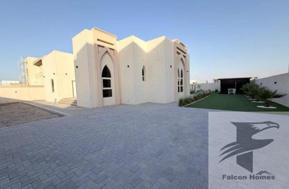 Villa - 3 Bedrooms - 4 Bathrooms for rent in Al Aweer 1 - Al Aweer - Dubai