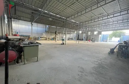 Warehouse - Studio - 3 Bathrooms for rent in Al Qusais Industrial Area 1 - Al Qusais Industrial Area - Al Qusais - Dubai