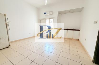 Apartment - Studio - 1 for rent in Fire Station Road - Muwaileh - Sharjah
