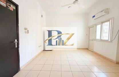 Apartment - Studio - 1 for rent in Fire Station Road - Muwaileh - Sharjah