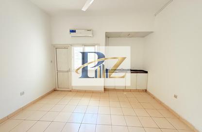 Apartment - Studio - 1 for rent in Fire Station Road - Muwaileh - Sharjah Apartment - Studio - 1 for rent in Fire Station Road - Muwaileh - Sharjah