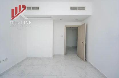 Apartment - 4 Bedrooms - 3 Bathrooms for rent in Al Qulaya'ah - Al Sharq - Sharjah