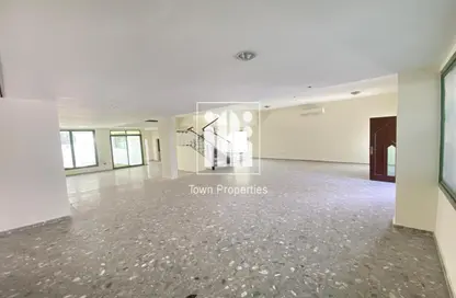 فيلا - 5 غرف نوم - 5 حمامات للايجار في الكرامة - أبوظبي