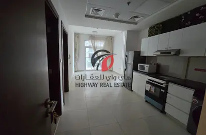 شقة - غرفة نوم - 2 حمامات للايجار في بوابة بن غاطي - الجداف - دبي