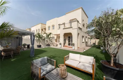 فيلا - 2 غرف نوم - 3 حمامات للبيع في الينابيع 12 - الينابيع - دبي