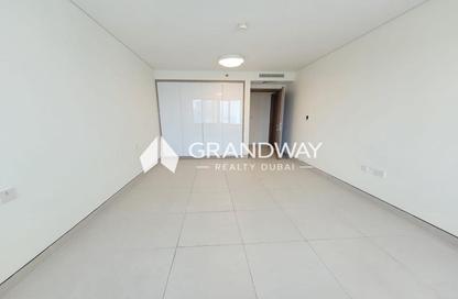 Apartment - 2 - 2 for rent in Al Muraqqabat - Deira - Dubai