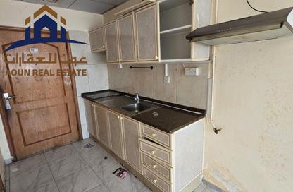 Apartment - Studio - 1 Bathroom for rent in Abu Jemeza Building 2 - Al Mareija - Al Gharb - Sharjah