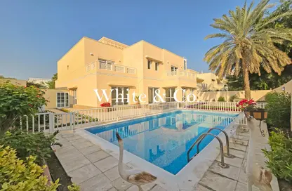 Villa - 5 Bedrooms - 4 Bathrooms for rent in Meadows 1 - Meadows - Dubai