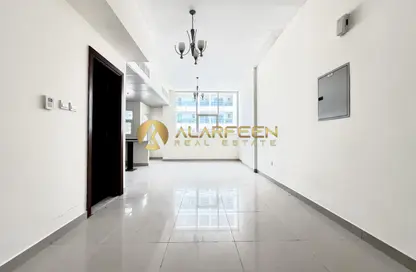 شقة - غرفة نوم - 2 حمامات للإيجار في برج جاي اس - مدينة دبي الرياضية - دبي