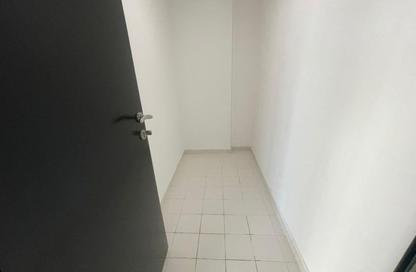 Apartment - 2 Bedrooms - 2 Bathrooms for rent in Tower 12 - Al Reef Downtown - Al Reef - Abu Dhabi