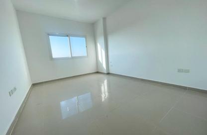Apartment - 2 Bedrooms - 2 Bathrooms for rent in Tower 12 - Al Reef Downtown - Al Reef - Abu Dhabi