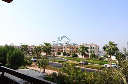 Villa - 3 Bedrooms - 5 Bathrooms for rent in Sur La Mer 1 - Sur La Mer - Jumeirah 1 - Jumeirah - Dubai