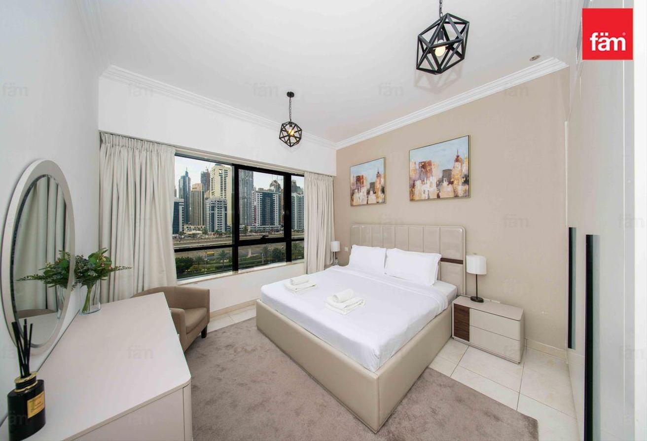 Upgraded 1 Bed Fully Furnished For Rent Near Metro photo 8