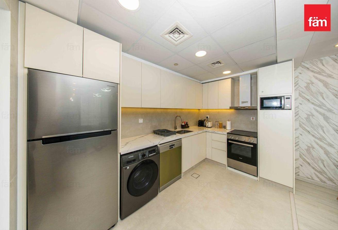 Upgraded 1 Bed Fully Furnished For Rent Near Metro photo 7