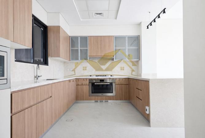 107321843 - Property Image 3
