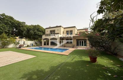 Villa - 5 Bedrooms - 6 Bathrooms for rent in District 1 - Jumeirah Park - Dubai