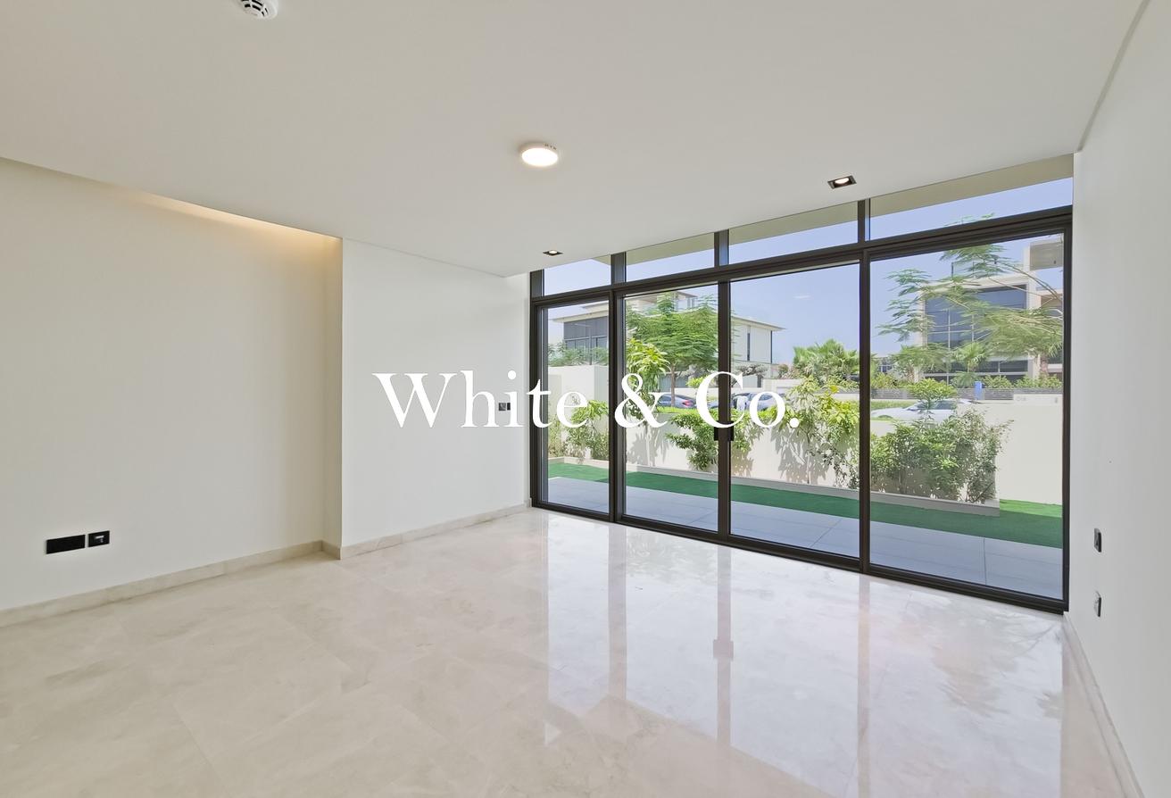 Luxury Villa in Golf Place | Unfurnished photo 7