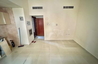 Apartment - Studio - 1 for rent in Muwailih Building - Muwaileh - Sharjah