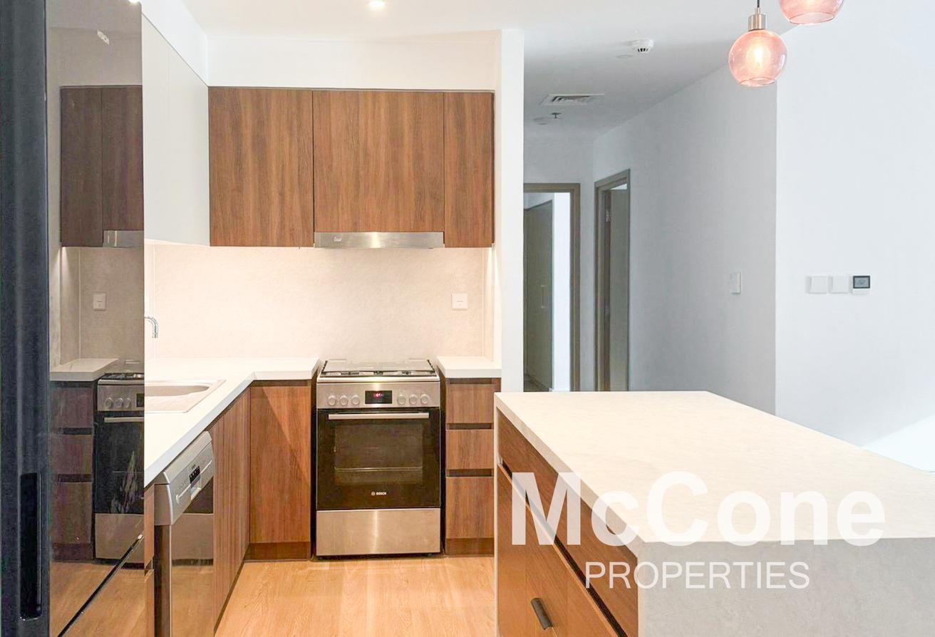 Fully Furnished | Prime Location | High Floor photo 4