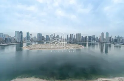 شقة - 3 غرف نوم - 5 حمامات للايجار في الخان - الشارقة