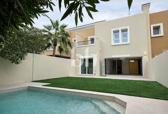 62454375 - Property Image 2