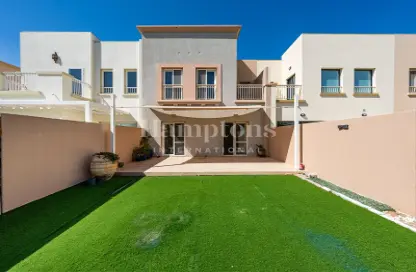 تاون هاوس - 2 غرف نوم - 3 حمامات للايجار في الينابيع 2 - الينابيع - دبي