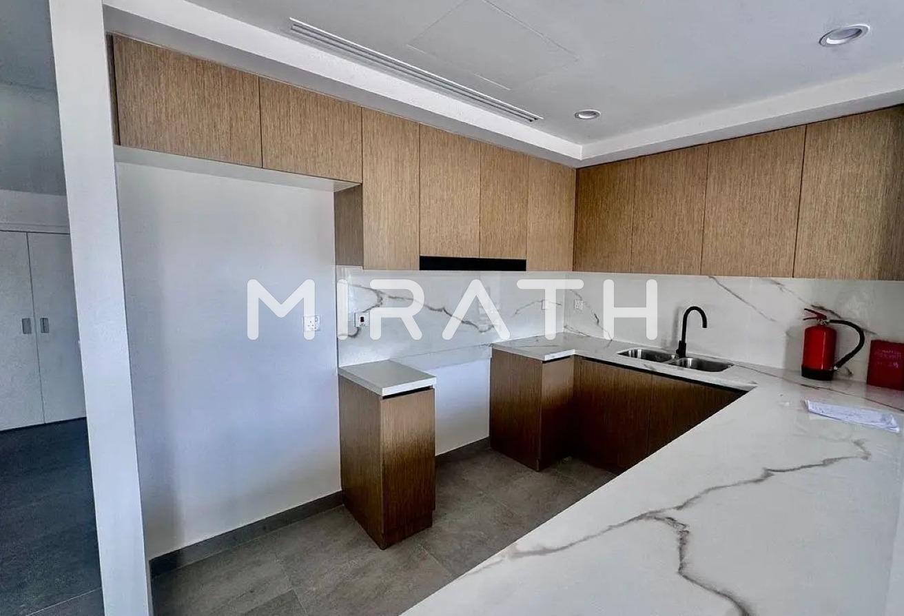 Brand New | Spacious | Prime Location photo 4