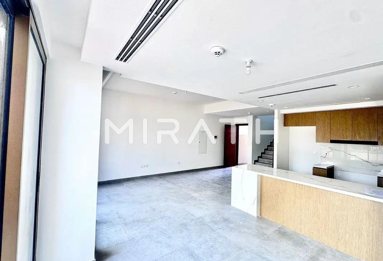 Brand New | Spacious | Prime Location photo 2