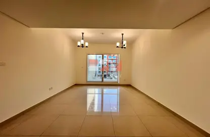 شقة - غرفة نوم - 2 حمامات للايجار في بناية رويال جي في سي - الضاحية 10 - قرية جميرا الدائرية - دبي