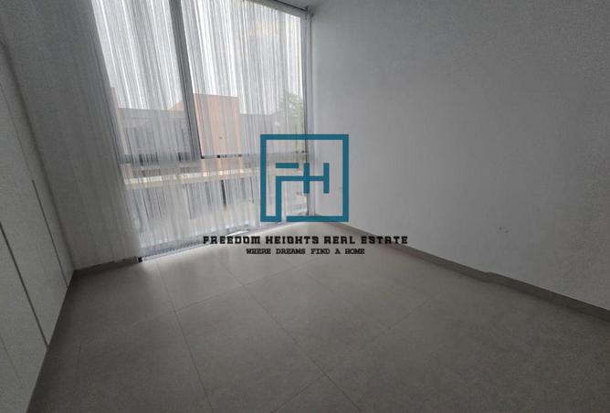 84082518 - Property Main Image