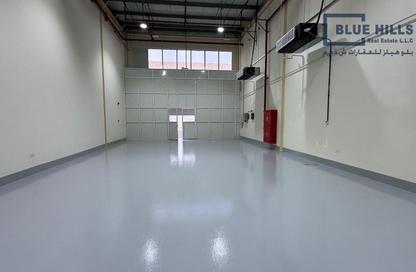 Warehouse - Studio - 1 Bathroom for rent in Umm Ramool - Dubai