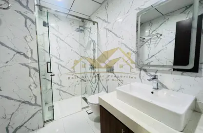 Apartment - 1 Bedroom - 3 Bathrooms for rent in Jumeirah Garden City - Al Satwa - Dubai
