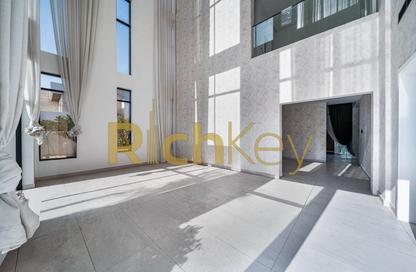 Villa - 5 Bedrooms - 6 Bathrooms for rent in District 2 - Jumeirah Park - Dubai