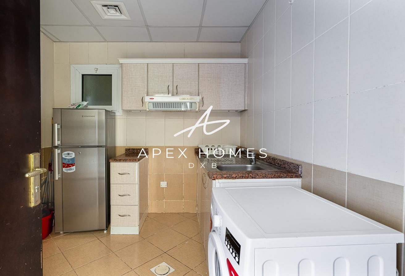 Near Metro | Full Lake View Funished | Balcony photo 9