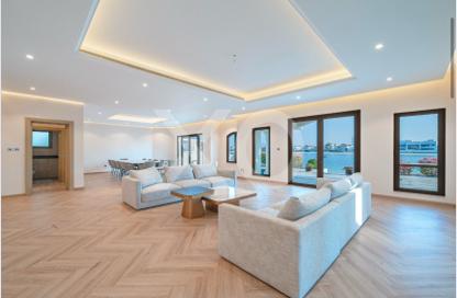 Villa - 5 - 6 for rent in Garden Homes Frond B - Garden Homes - Palm Jumeirah - Dubai