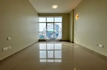 Apartment - Studio - 1 Bathroom for rent in Thanaya Building - Khalifa Park - Eastern Road - Abu Dhabi