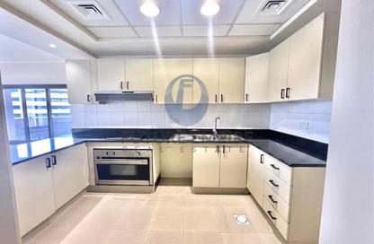 Apartment - 2 - 3 for rent in Airport Road Area - Al Garhoud - Dubai